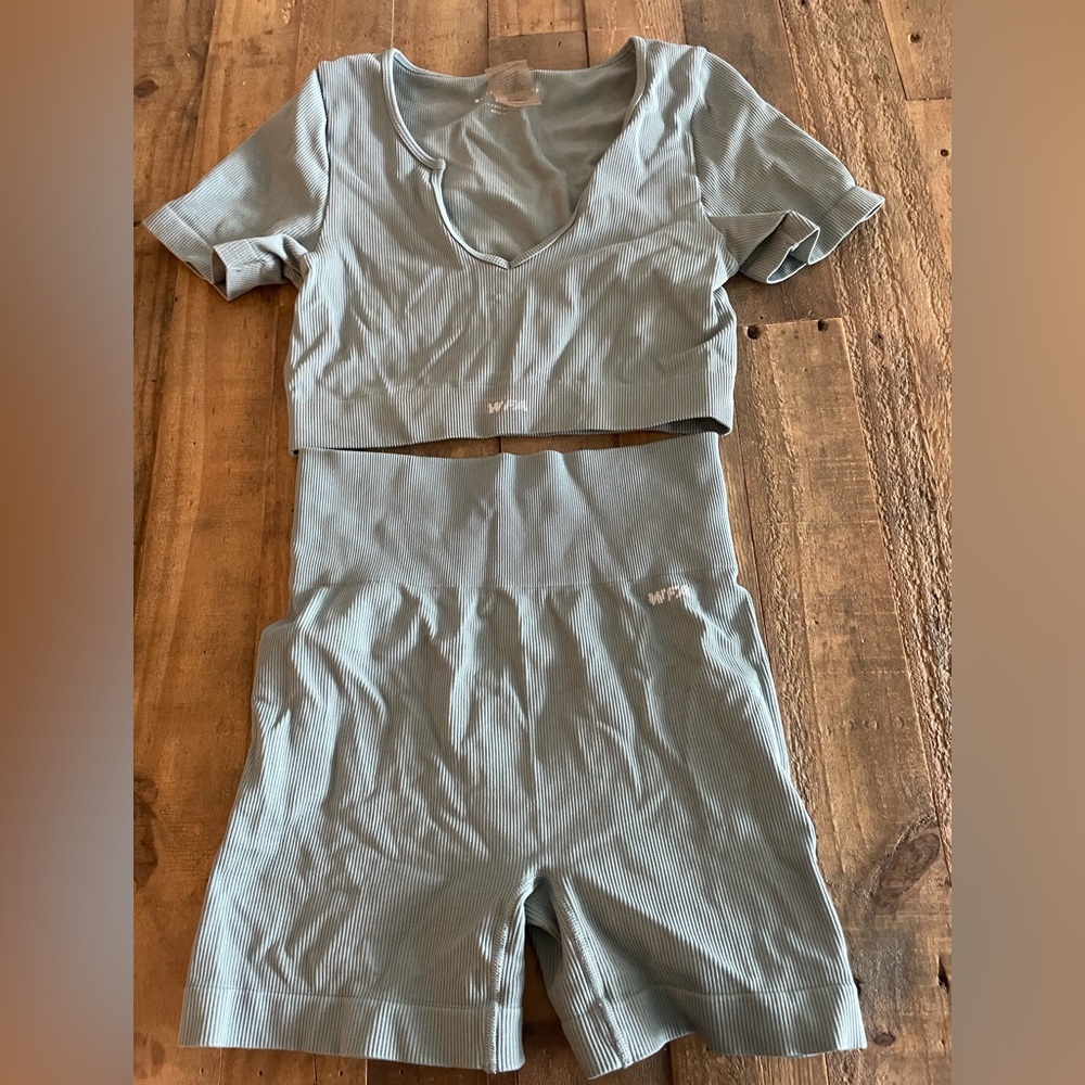 White fox athletic set